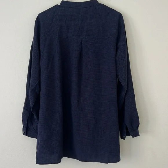 Eileen Fisher Mini Check Crepe Mandarin Collar Top Size Medium Navy and Black - Picture 5 of 6